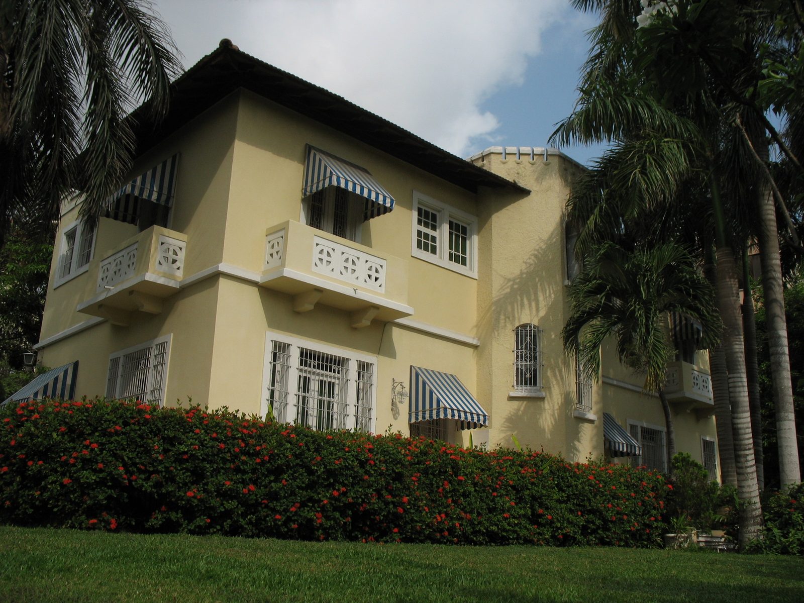 A neoclassical mansion on a leafy street in the El Prado neighborhood of Barranquilla